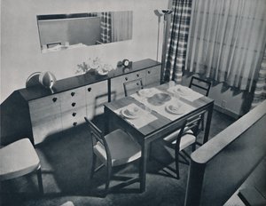 Vista en la sala de estar-comedor diseñada por Gilbert Rohde, 1936 de Unbekannt
