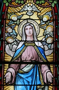 Virgen María Le Chesnay Francia