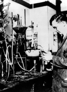 Wallace Hume Carothers, químico industrial estadounidense, c. 1927-1937