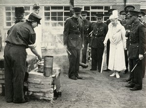 Observando a las chicas de A.T.S. trabajando... Escuela de cocina del ejército en Aldershot de Unbekannt