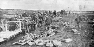 Punto de evacuación de heridos, Vimy, Francia, Primera Guerra Mundial, abril de 1917 de Unbekannt