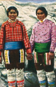 Jóvenes mujeres inuit, Groenlandia, c1928 de Unbekannt