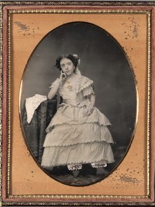 Joven mujer en pantalones bombachos, c. 1855 de Unbekannt