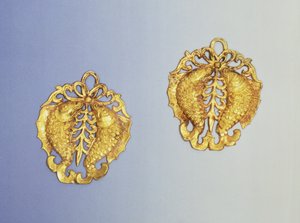 Colgantes chinos, chapados en oro de 17 quilates, Dinastía Tang, 618-907 d.C.