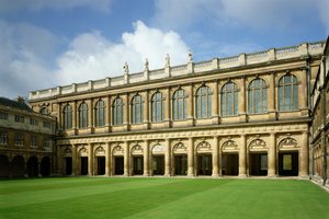 Vista del Gran Patio de la Biblioteca Wren, Trinity College, Cambridge