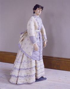 Vestido de cola de alpaca estampada, c.1872-4 de Unbekannt