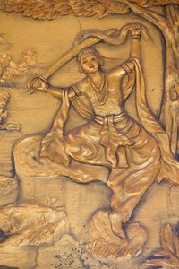 Pagoda budista Chua Thiep Long. La Gran Tonsura: el Buda se corta el cabello con su espada. Luego cambió sus ropas de príncipe por una túnica de mendigo. Luego comenzó su búsqueda de la iluminación. Thay Ninh, Vietnam de Unbekannt