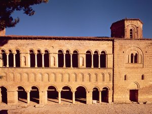 Iglesia de Santa Sofía, vista de la fachada del pórtico oeste construida bajo el Arzobispo Grigorios de Unbekannt
