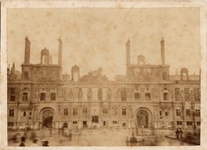 Comuna de París (1871): vista del incendio del Ayuntamiento en mayo de 1871. Fotografía anónima de Unbekannt
