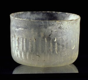 Copa con decoración tallada, de Siria o Egipto, Periodo Islámico, c.900 d.C. de Unbekannt