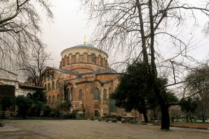 Iglesia de Santa Irene en Estambul, Turquía, construida en el siglo III. Fotografía. de Alec Hunter