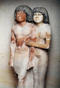 Antigüedad egipcia: grupo de piedra caliza esculpida de Raherka y Meresankh, jefe de los escribas y su esposa - 5ª dinastía, Imperio Antiguo