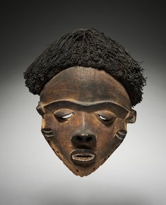 Máscara de rostro femenino, Pende, principios de 1900 de Unbekannt
