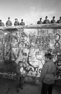 Reunificación Alemana, Caída del Muro de Berlín, Alemania de Unbekannt