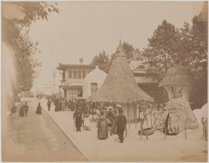 Cabañas de nativos centroafricanos, Exposición Universal, Campo de Marte, París de Unbekannter Künstler