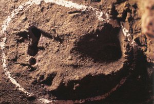 Italia, Liguria, Cuevas de Toirano, huellas de cazador prehistórico