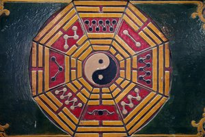 Pagoda taoísta Khanh Van Nam Vien. Símbolo del Yin Yang. Ciudad Ho Chi Minh. Vietnam