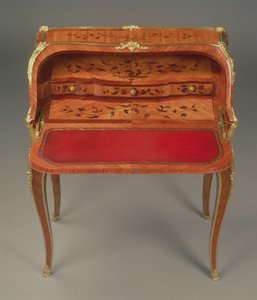 Bureau de dame de Luis XV, con marquetería floral y monturas de bronce dorado, por Bernard II van Risenburgh (fl.1730-65/6), c.1750 de Unbekannt
