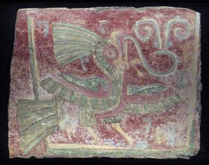 Fragmento mural de un quetzal con virgula cantando, período Clásico Temprano, 200-600 d.C.