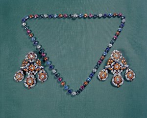 Conjunto de collar y pendientes con pastas multicolores, c.1760 de Unbekannt