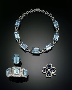 Collar, anillo, broche y pulsera de Unbekannt