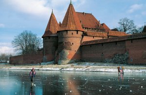 Polonia, voivodato de Pomerania, Malbork, Castillo, fortaleza gótica construida por la Orden Teutónica de Benjamin Baud