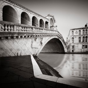 Ponte di Rialto - Estudio 3 Venecia, Italia, 2013 (fotografía b/n)