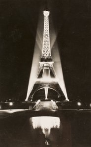 Torre Eiffel, París, Sena, Isla de Francia, Francia de William M. Timlin