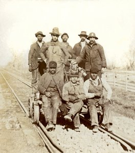 Trabajadores del ferrocarril, Gallatin, Tennessee, c.1895 (foto en b/n) de William M. Timlin