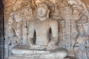 Relieve en roca de Buda en postura de meditación; Templo Gal Vihara; Polonnaruwa; Sri Lanka; Asia de Unbekannt