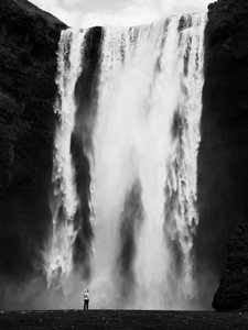 Skógafoss, Islandia, 2011 (fotografía en b/n) de Leopold Blonder