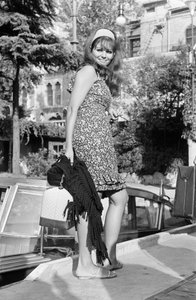 La actriz Claudia Cardinale en el Festival Internacional de Cine en el Lido de Venecia - 1965