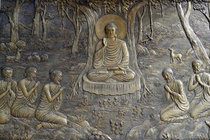 Templo budista Tinh Xa Ngoc Chau, La vida del Buda, Siddhartha Gautama, El Buda predicó su primer sermón a los cinco monjes en el Parque de los Ciervos en Varanasi, Chau Doc, Vietnam, 2018 de Unbekannt