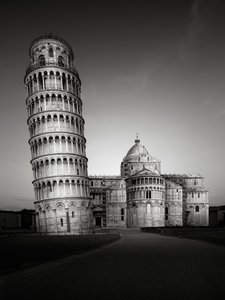 Torre inclinada de Pisa, Pisa, Italia, 2015 (fotografía en B/N)