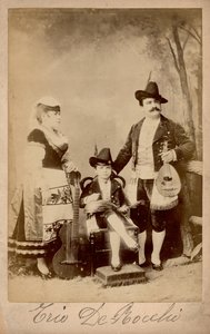 Trio De Bocchi, Lombardía, c.1880 (foto b/n) de Unbekannter Künstler