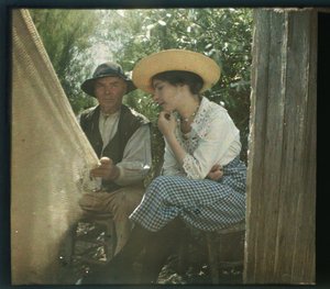 Vendée pintoresca: La lecon de filet, agosto-1919, Longeville, Francia - Autochrome anonymous