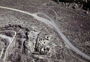 Vista de un asentamiento antiguo de los Anasazi, Parque Nacional de la Cultura de las Ruinas de Chaco, Cañón de Chaco, Nuevo México, Estados Unidos de América, civilización Anasazi