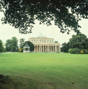 Vista del exterior, construido entre 1825-30