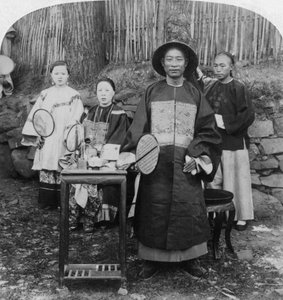 Un oficial genial del interior de China, mandarín naval, Kinkow Jingzhou, China, 1900 de Underwood and Underwood