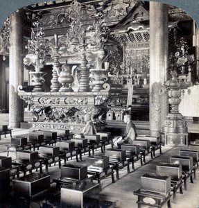 Sacerdotes budistas en el Templo Ikegami, Omori, Japón