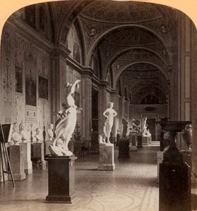 Galería de Escultura Moderna, en el Hermitage, San Petersburgo, Rusia, 1898 de Underwood and Underwood