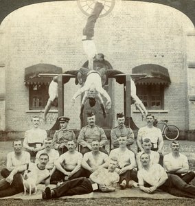 Guardia de honor para la visita del Príncipe de Gales de Underwood and Underwood