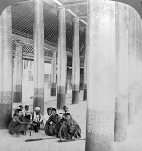 Dentro del salón de audiencias, Palacio de Mandalay, Birmania, c. 1900s