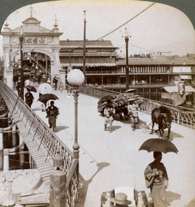 Mirando al oeste sobre el río Kamo Kamogawa en el puente Shijo, Kioto, Japón, 1904 de Underwood and Underwood