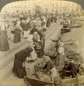 Barcos de mercado, Helsinki, Finlandia de Underwood and Underwood