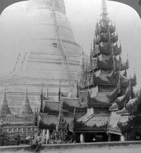 Pagoda Shwedagon, Rangún, Birmania, c. 1900s de Underwood and Underwood