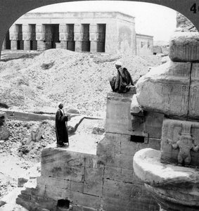 El hermoso Templo de Hathor en Denderah, Egipto, 1905