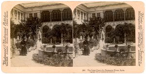 El patio interior de una casa de Damasco, Siria, 1900