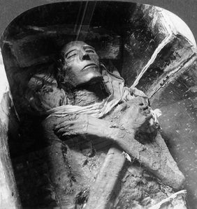 La momia de Sethos I 1394 a.C.-1279 a.C., El Cairo, Egipto, 1905 de Underwood and Underwood