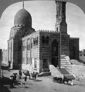 Mezquita-tumba del Sultán Kait Bey, El Cairo, Egipto, 1905 de Underwood and Underwood
